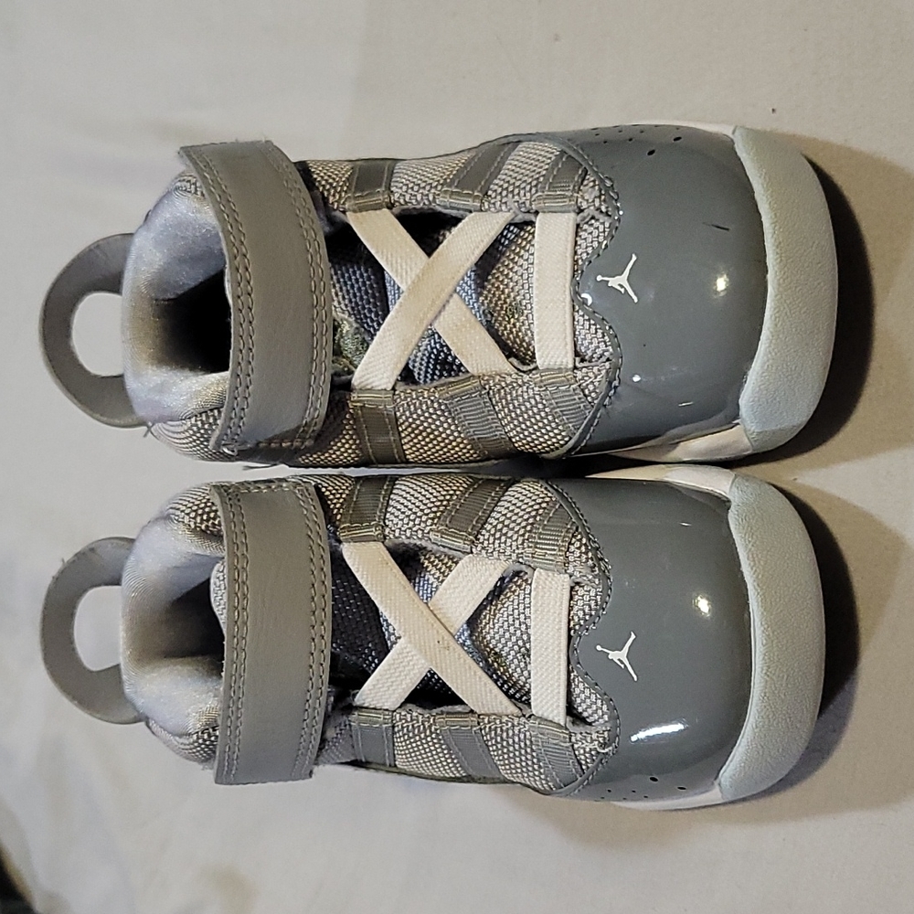 Air jordan 6 rings size 8c grey/white